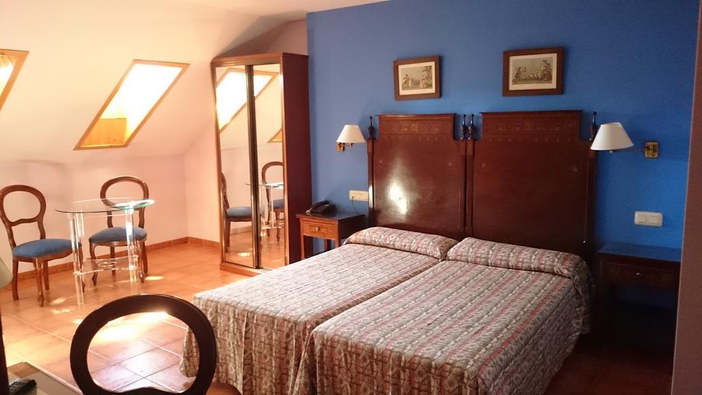 Double or Twin Room,135872100:JPEG