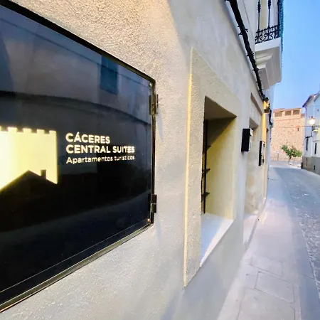 Apartamentos Cáceres Central Suites Torres de Cáceres-3